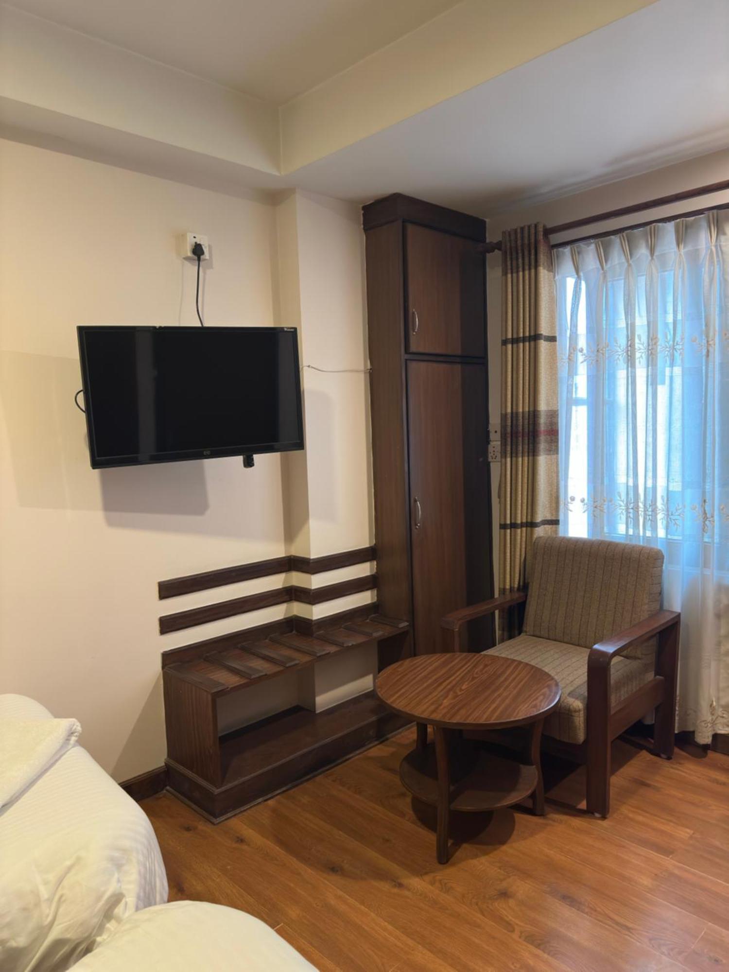 Hotel Everest Nepal Kathmandu Bagian luar foto