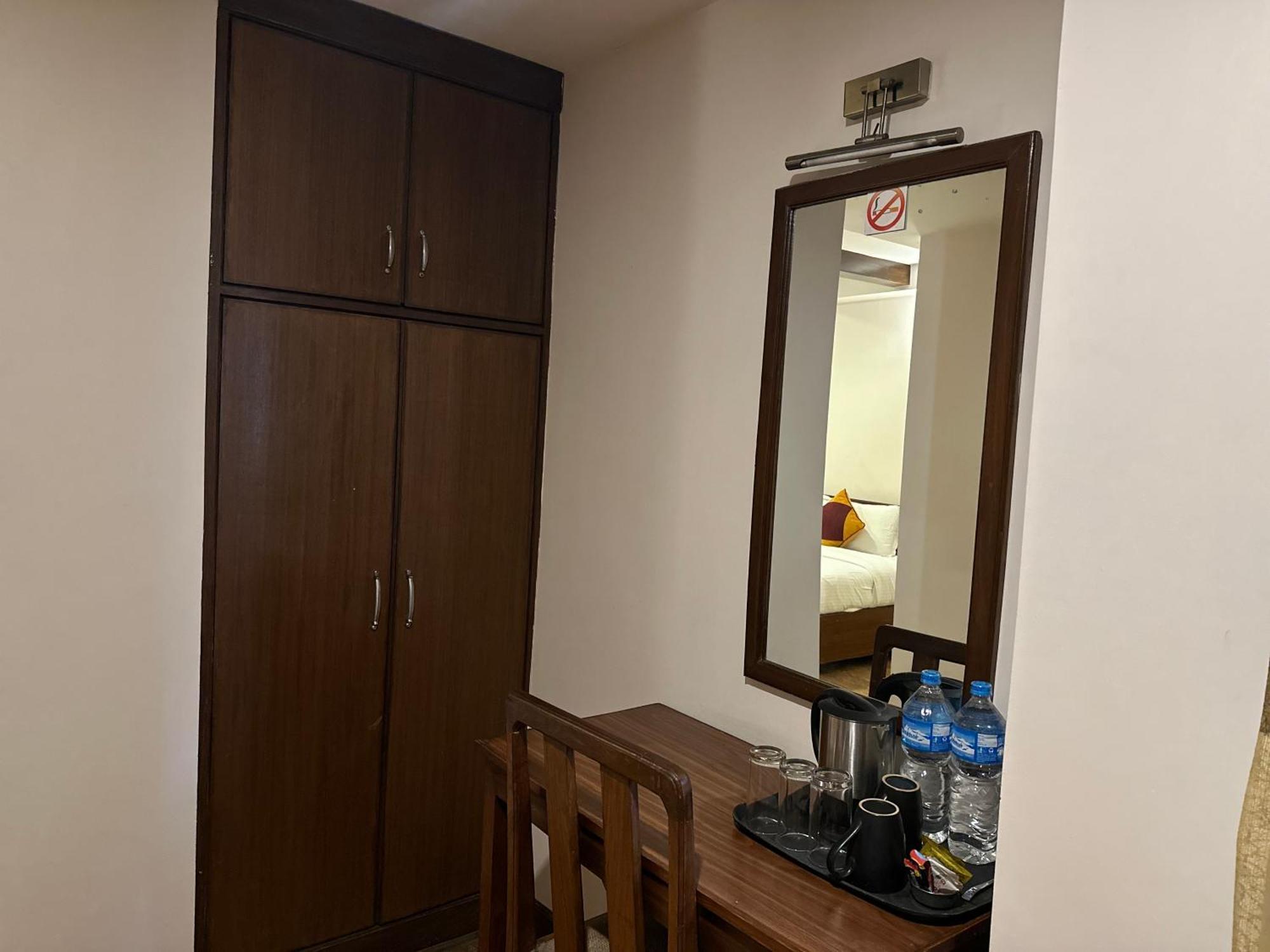 Hotel Everest Nepal Kathmandu Bagian luar foto