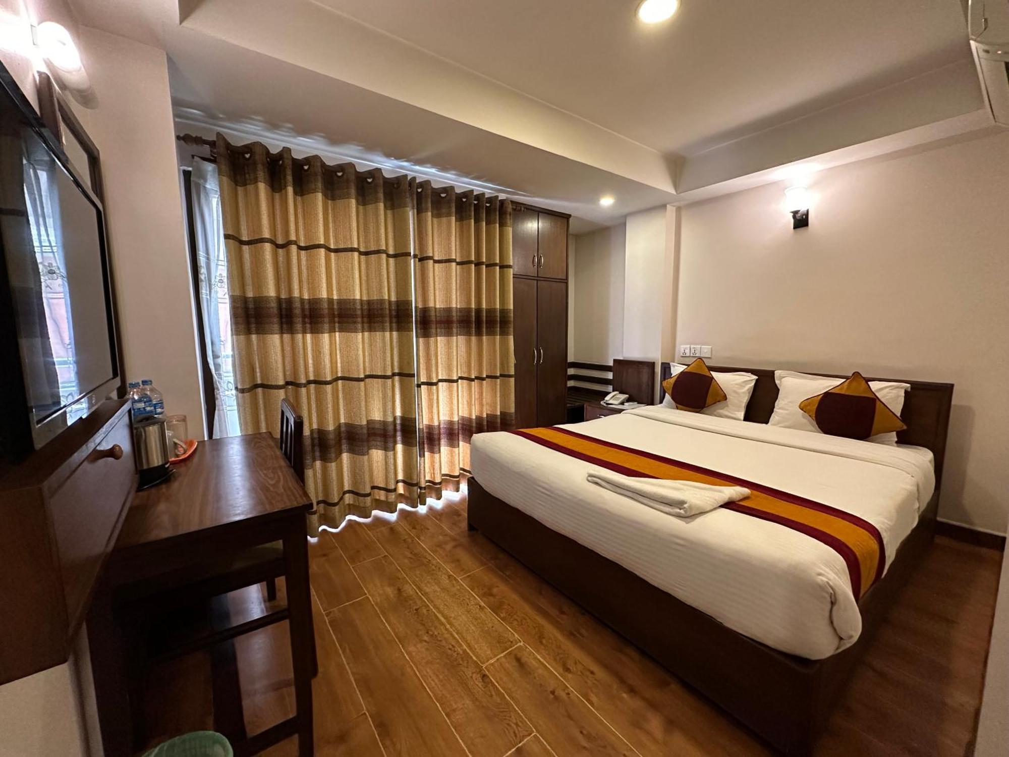 Hotel Everest Nepal Kathmandu Bagian luar foto