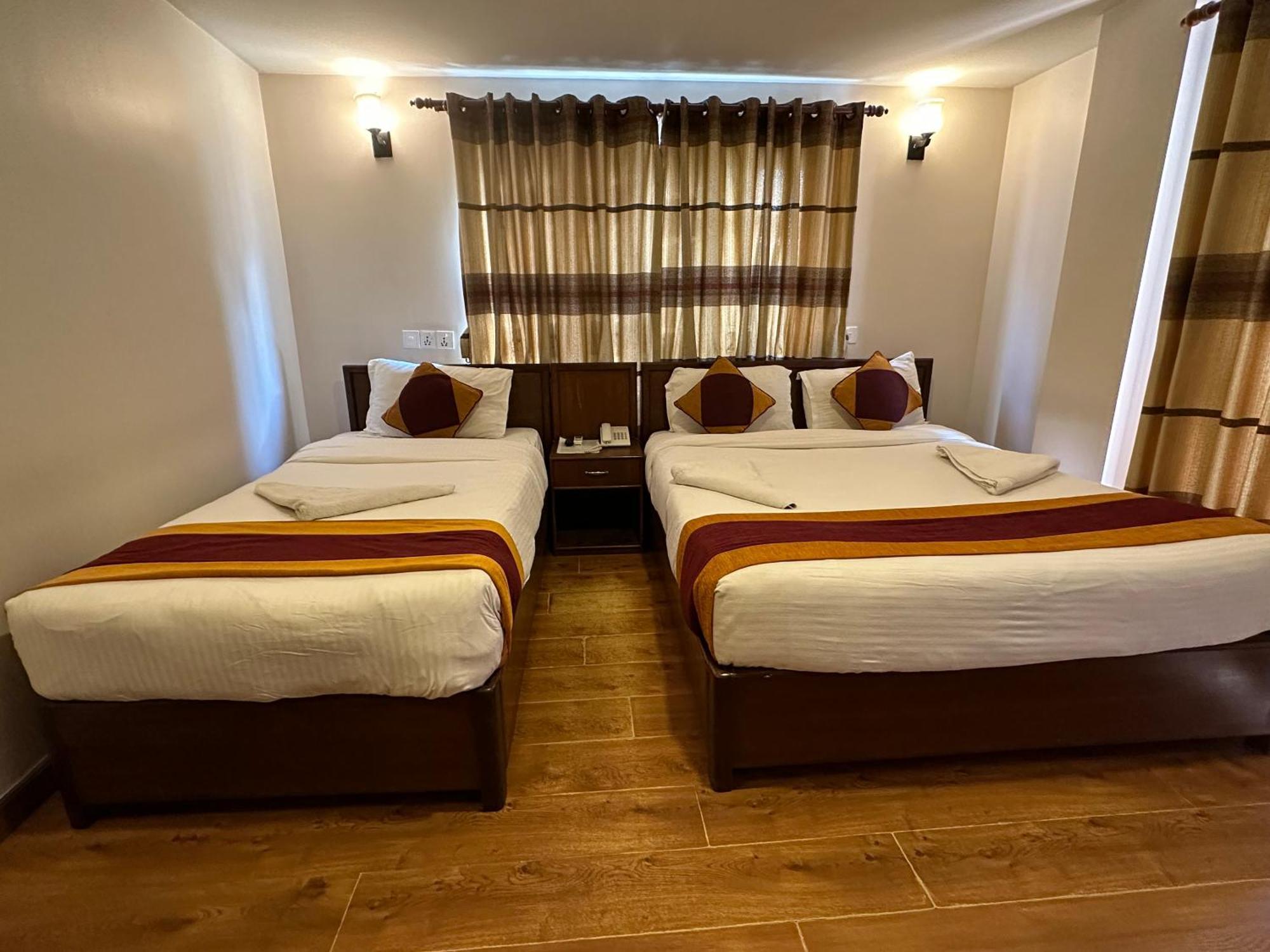 Hotel Everest Nepal Kathmandu Bagian luar foto