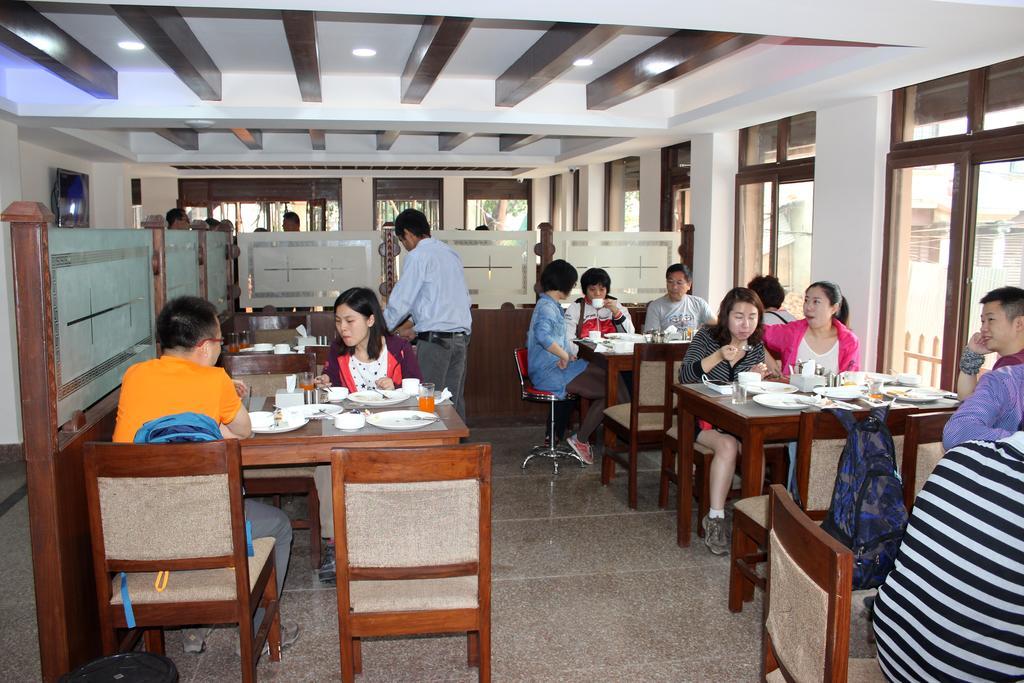 Hotel Everest Nepal Kathmandu Bagian luar foto